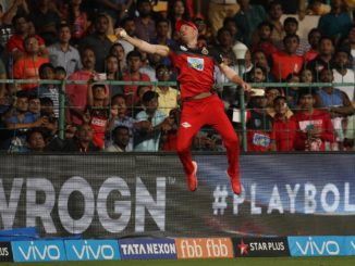 Virat Kohli AB de Villiers Catch Royal Challengers Bangalore RCB IPL 2018 Indian Premier League Wallpaper Batting Wife
