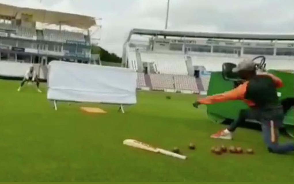 Shikhar Dhawan shares video of improvised slip catching drill #Cricket #India #England #INDvENG #INDvsENG #ENGvIND #ENGvsIND #ShikharDhawan #RSridhar