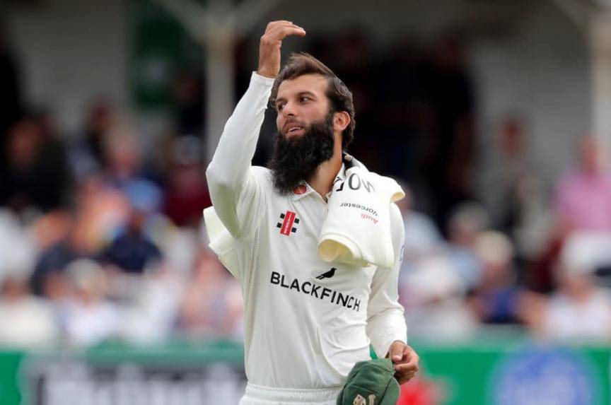 England spinner Moeen Ali takes wicket with medium pace in County Championship #MoeenAli #Cricket #England #CountyChampionship #County #Worcestershire #Yorkshire