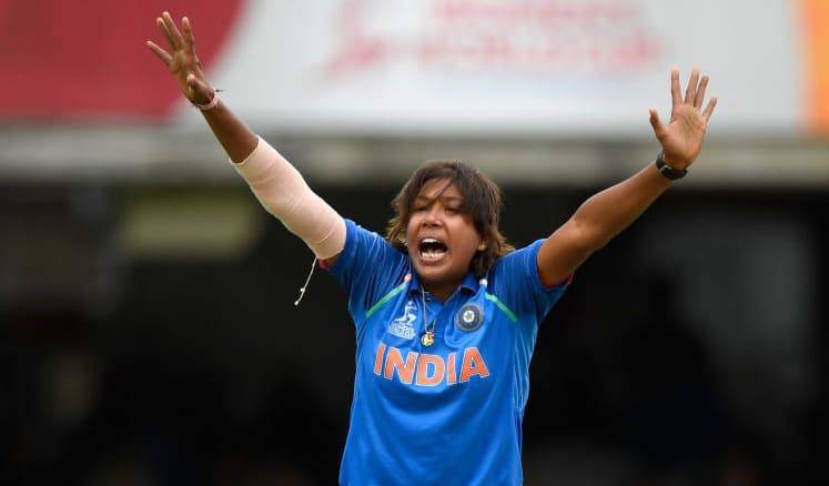 Jhulan Goswami 1st player to pick 300 international wickets in women's cricket #JhulanGoswami #Cricket #India #WomensCricket #Bowling