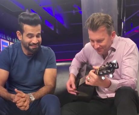 Irfan Pathan sings 'Humsafar' as Brett Lee plays guitar