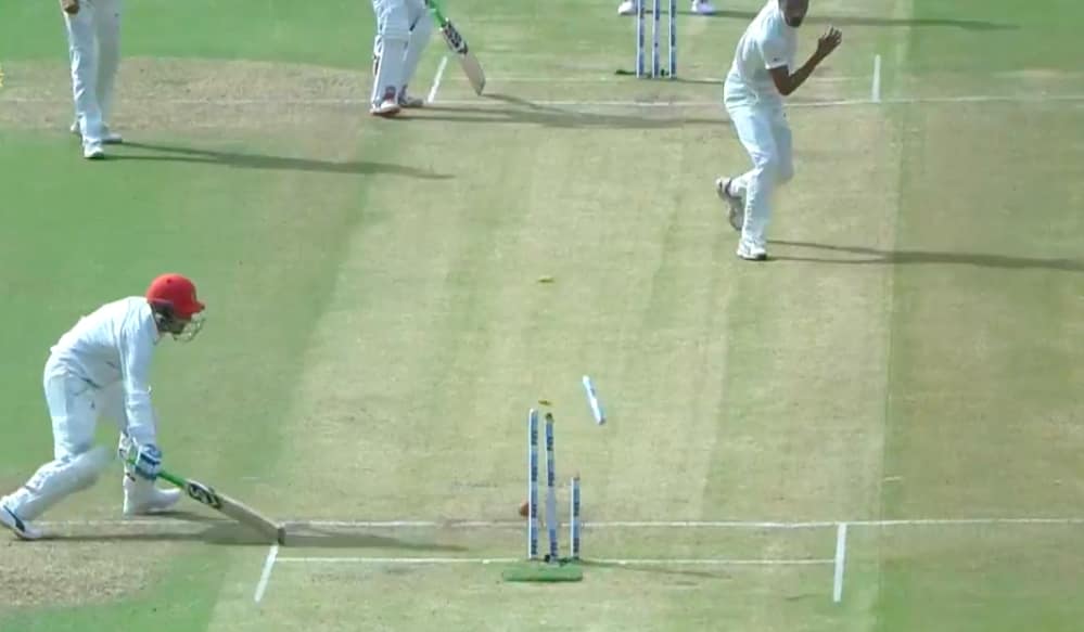 Hardik Pandya breaks stump into two with direct hit off own bowling #HardikPandya #India #Afghanistan #Cricket #INDvAFG