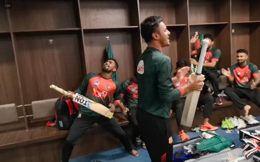 Bangladesh players sing, dance to Bengali song in dressing room